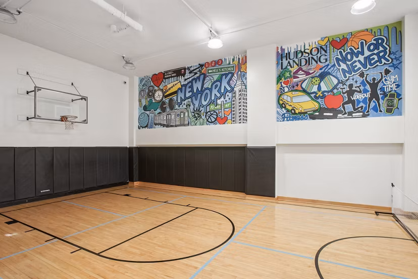 basketball court at Hudson Landing Apartments
