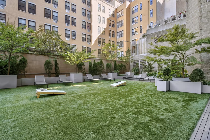 patio at Hudson Landing Apartments