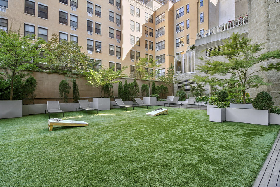 patio at Hudson Landing Apartments