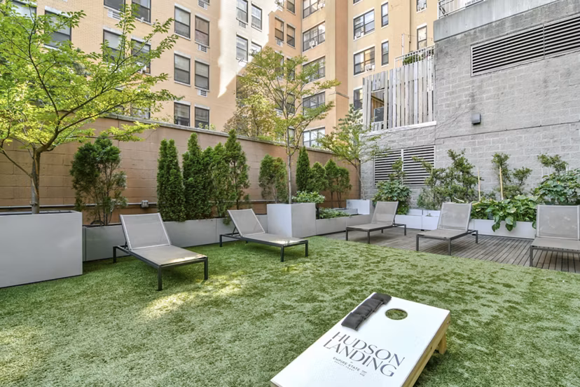 patio at Hudson Landing Apartments