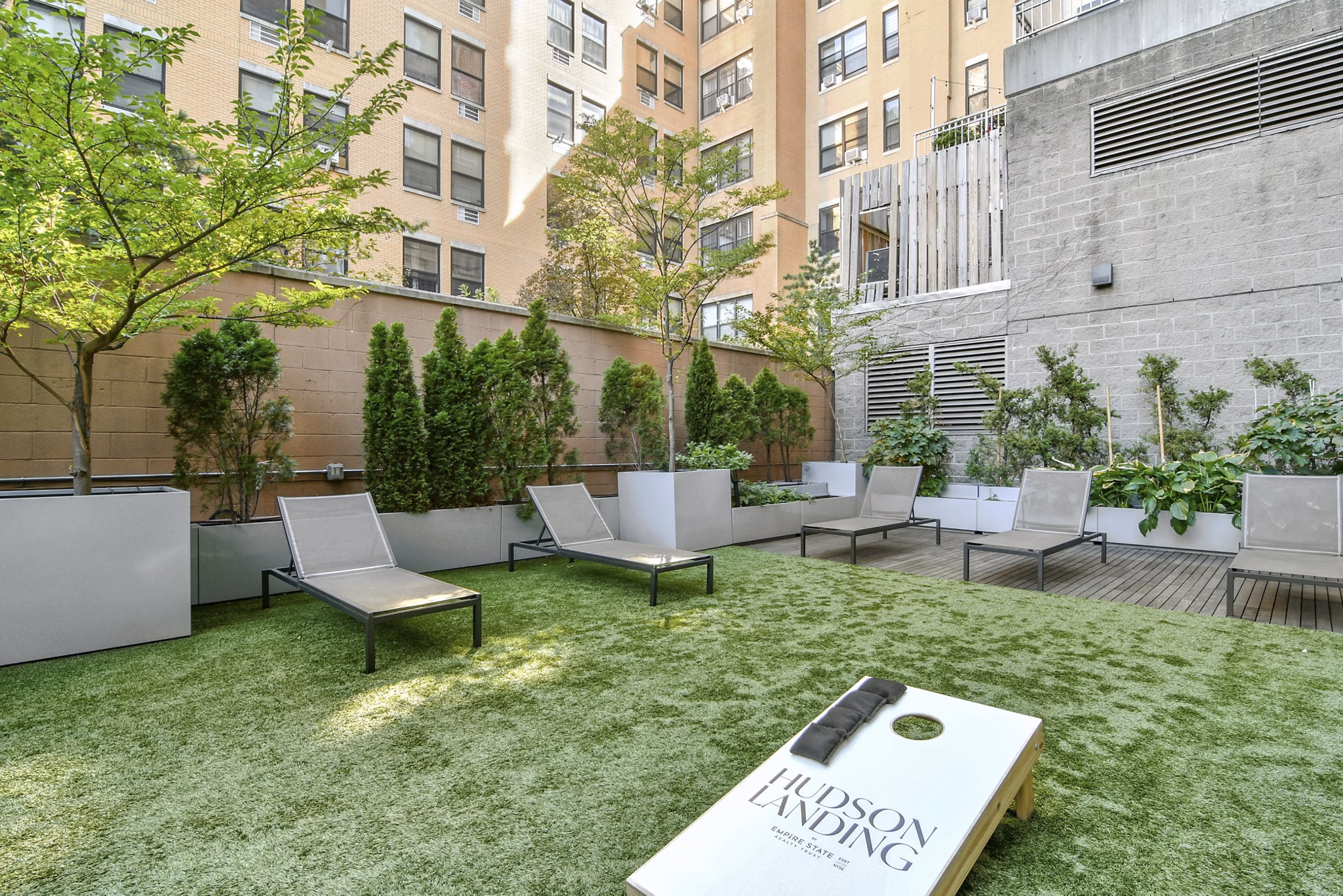patio at Hudson Landing Apartments
