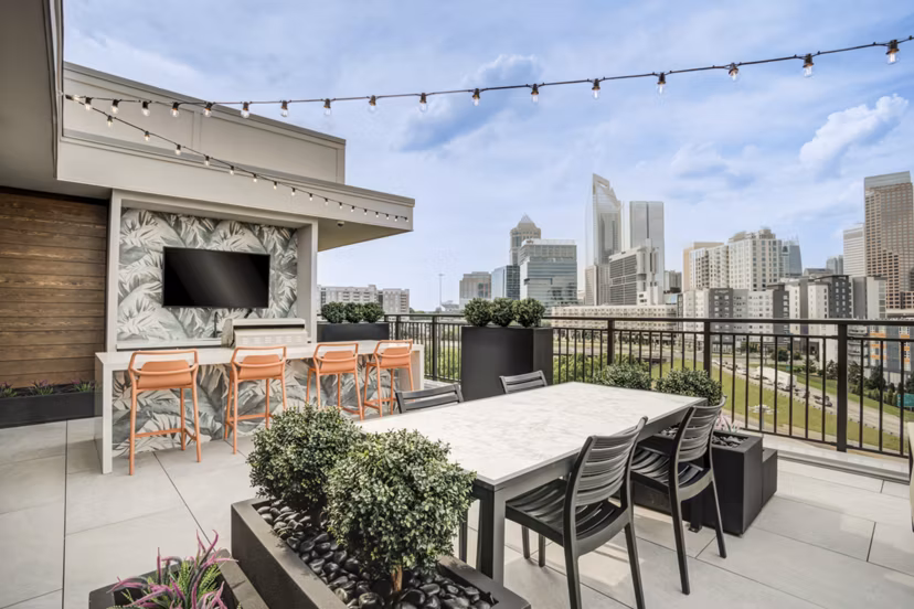 grill area at Enclave at Radius Dilworth Apartments 