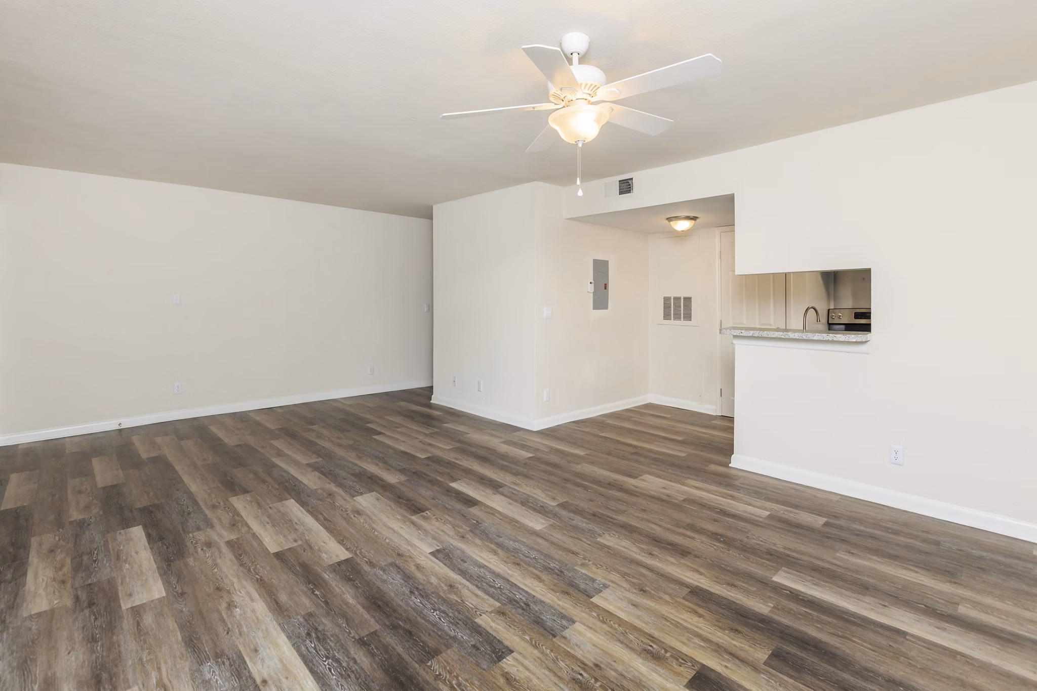 living room at Shadowood Apartments