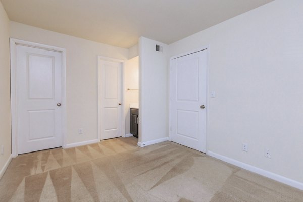 living room at Shadowood Apartments