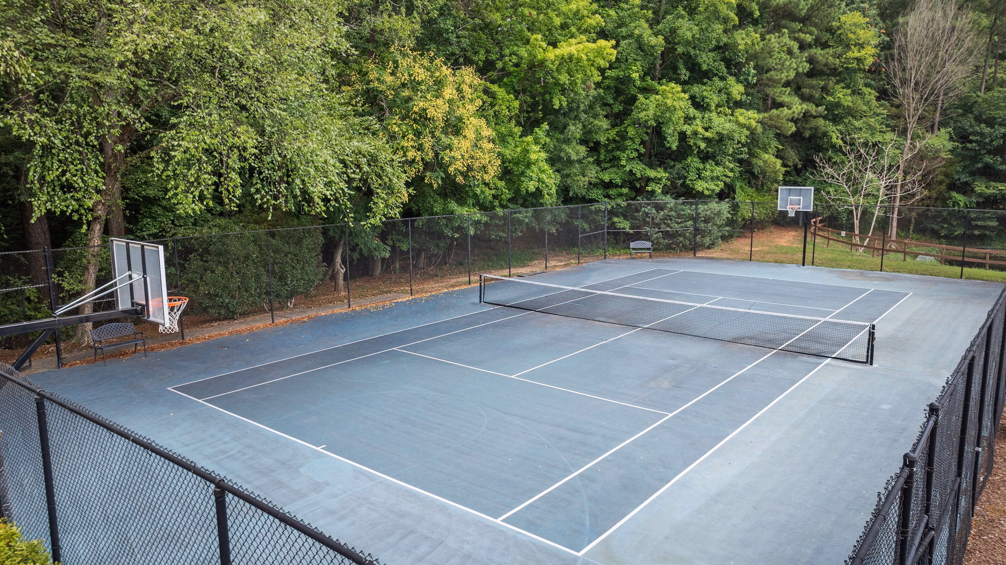 sport court at Shadowood Apartments