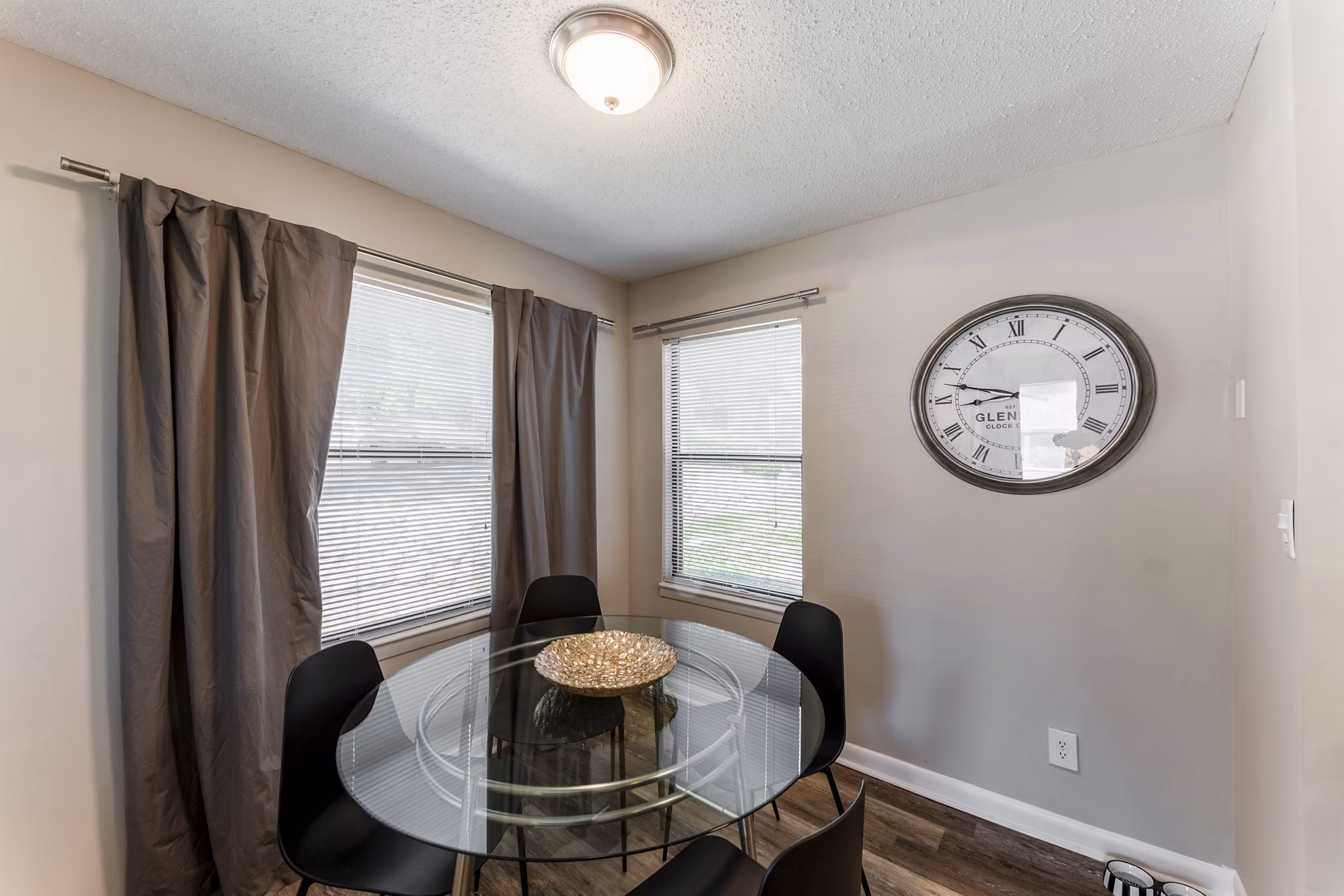 Dining Room at Sunstone Apartments