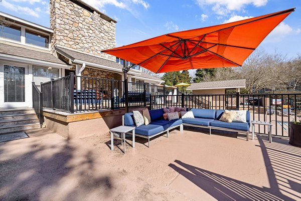 courtyard at Sunstone Apartments