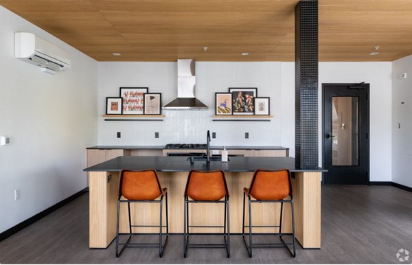 Arlo Apartments: Modern luxury apartments with stunning outdoor pool in bustling city locale
