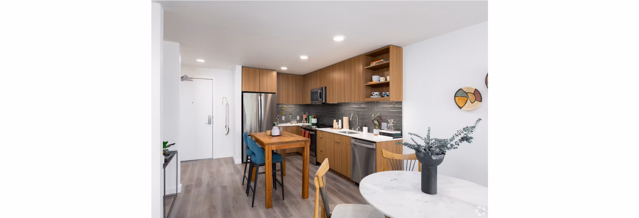 Arlo Apartments: Luxury high-rise in downtown location with modern design elements