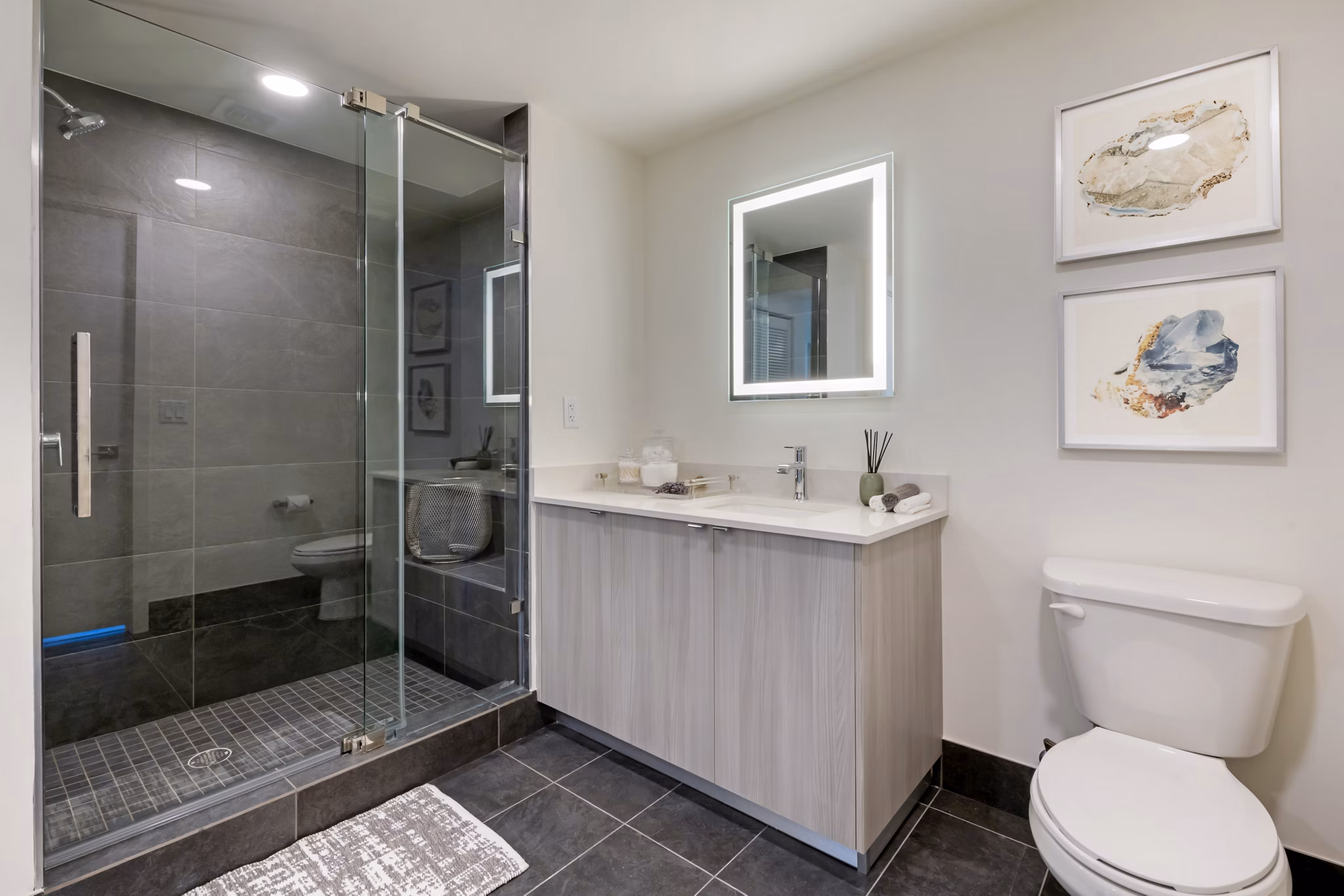bathroom at Lantana Uptown Apartments