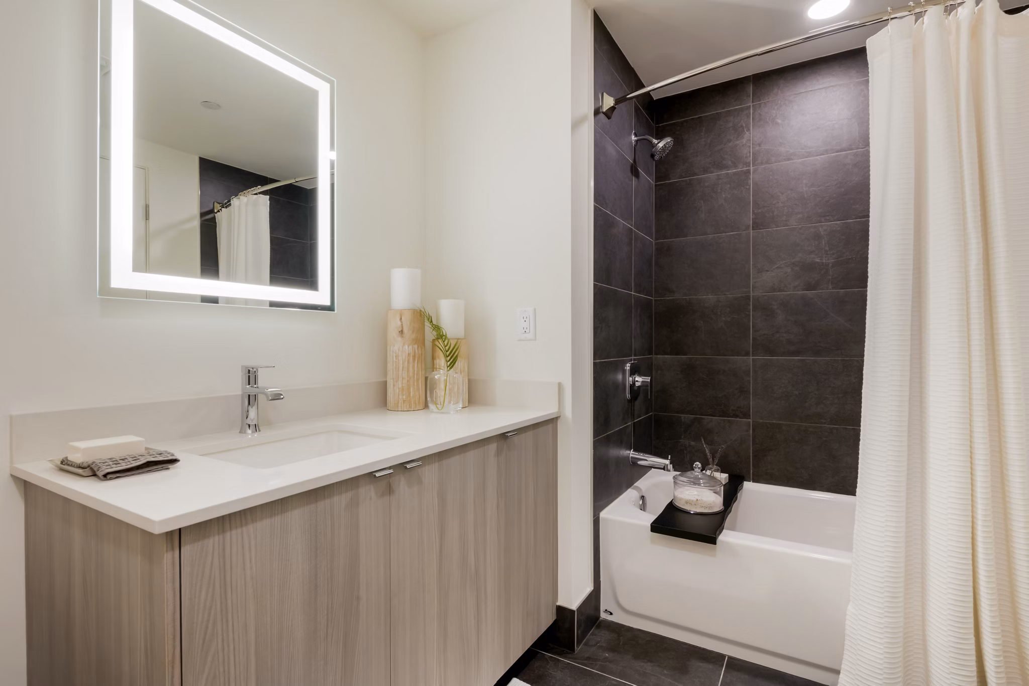 bathroom at Lantana Uptown Apartments