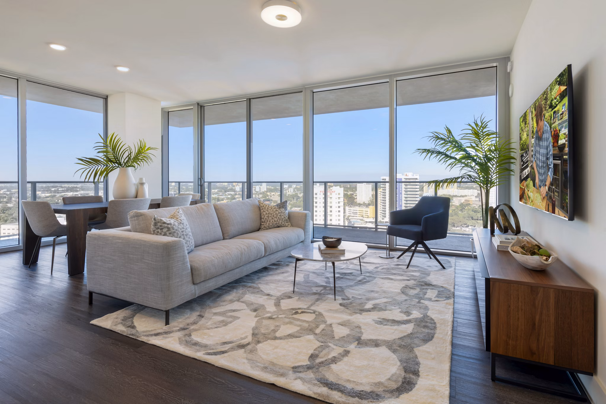 living room at Lantana Uptown Apartments