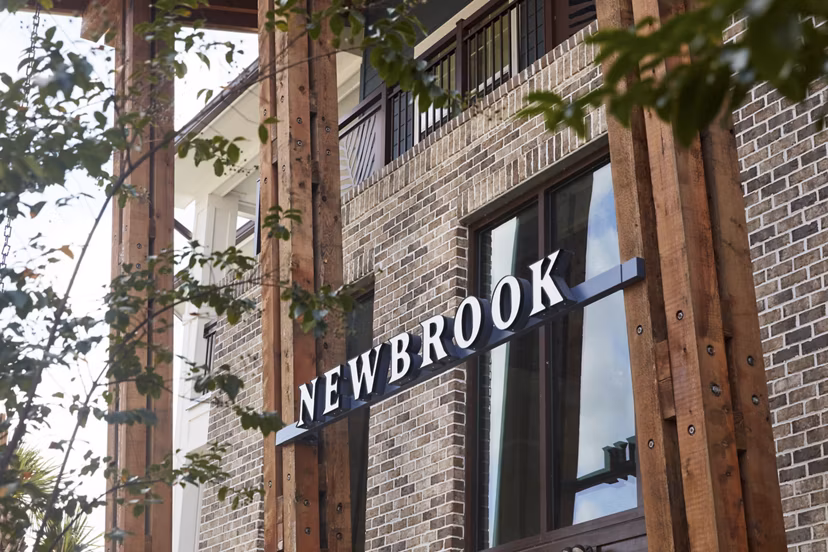 Newbrook Point Hope: Contemporary luxury apartment in Charleston