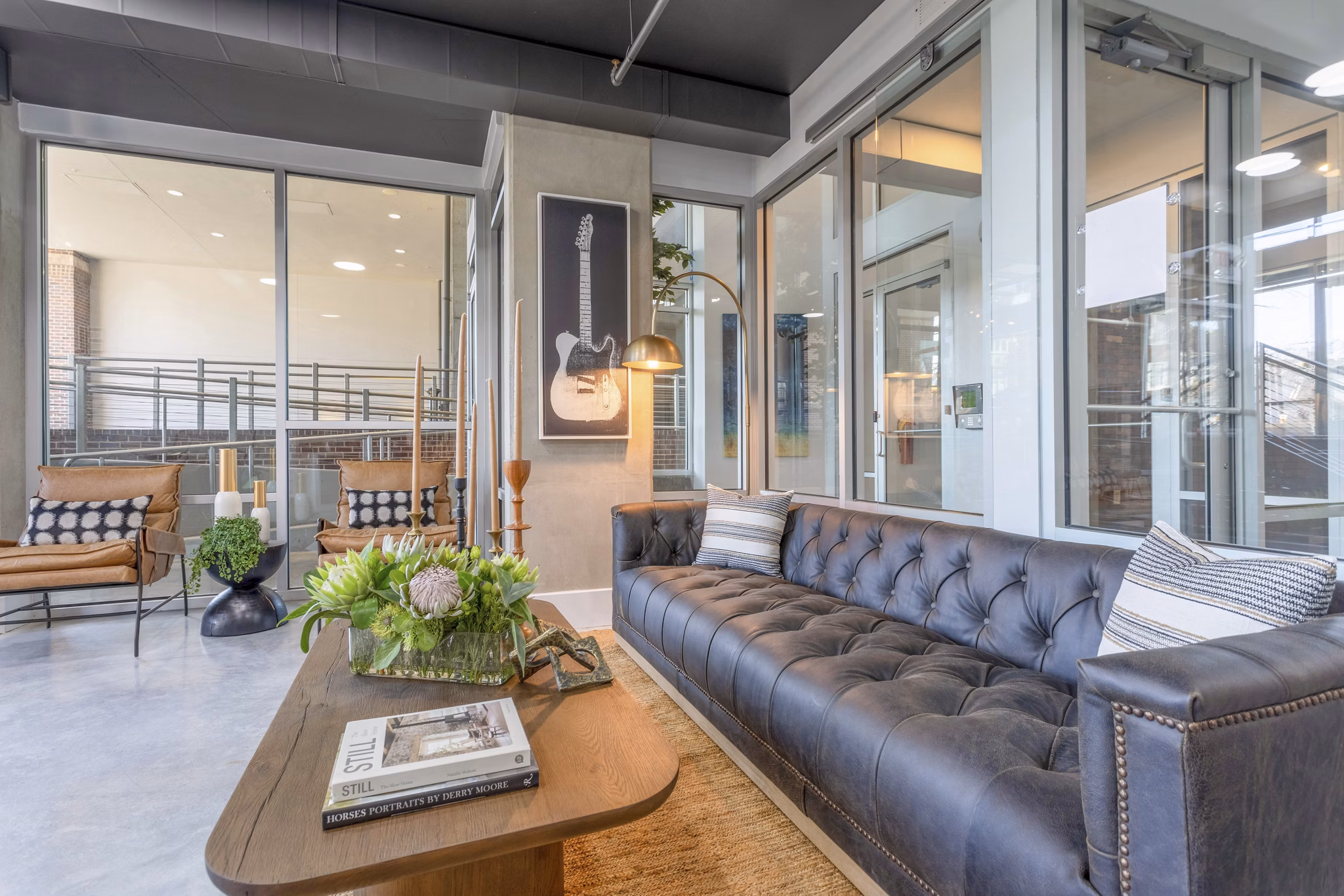 Stylish clubhouse featuring modern decor at Elliston 23 Apartments, perfect for social gatherings and events, luxury living in Nashville
