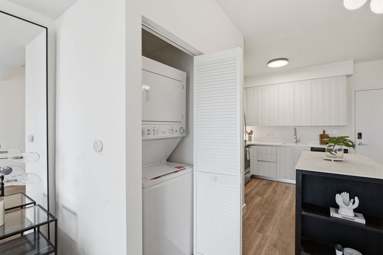 Laundry room at Elevate Dania Beach (1 of 2)