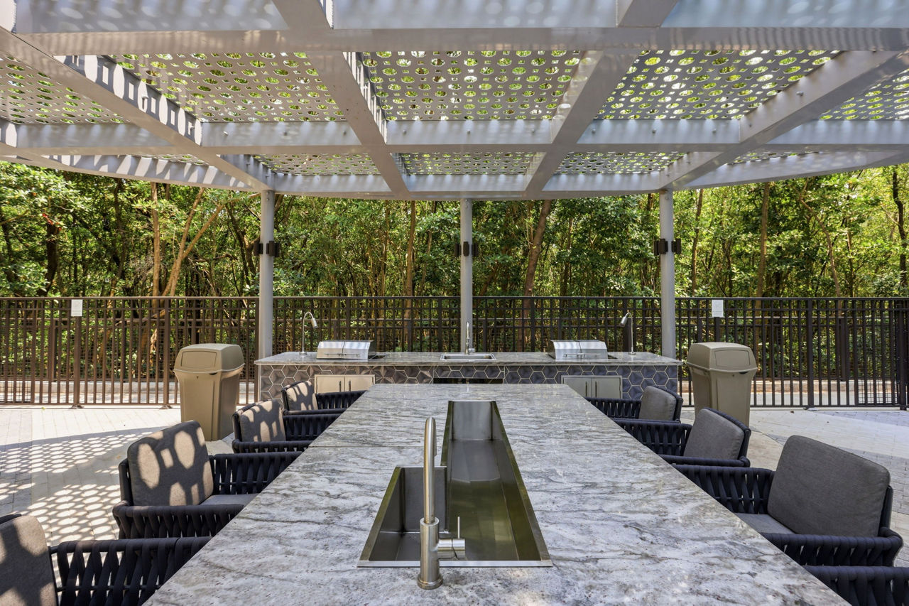 Grill area at Elevate Dania Beach (1 of 2)