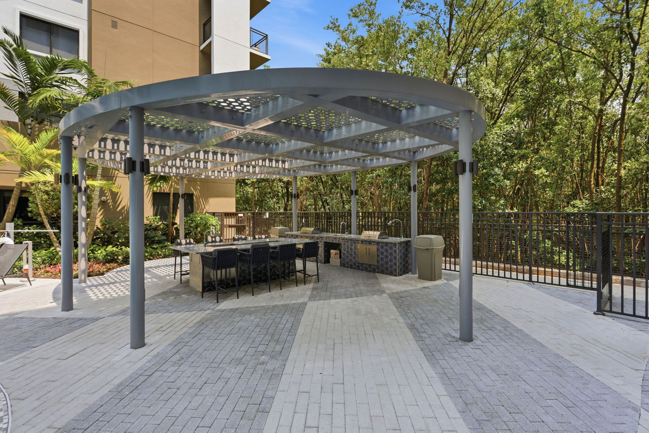 Grill area at Elevate Dania Beach (2 of 2)