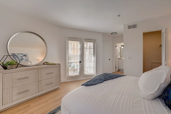 bedroom at Brentwood Oaks Apartments