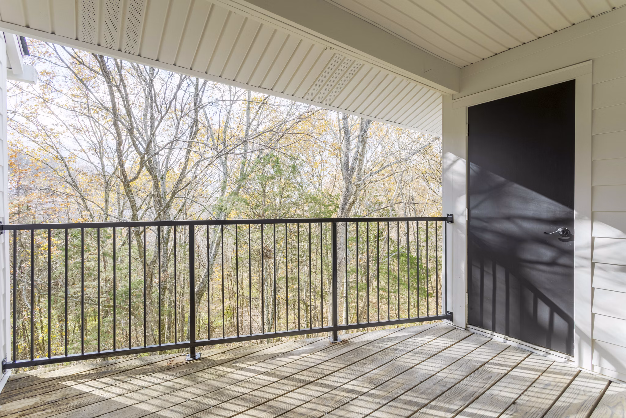 patio/closet at Brentwood Oaks Apartments