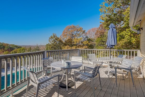 rooftop deck at Brentwood Oaks Apartments