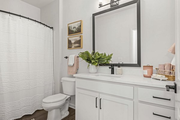 bathroom at Giddy Hall Apartments