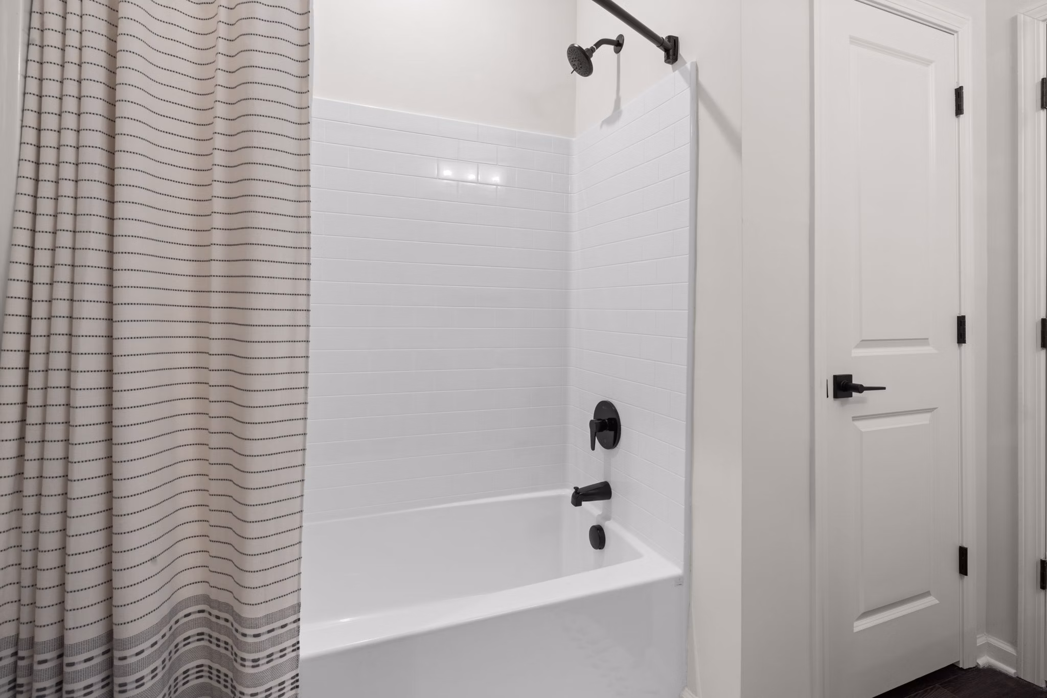 bathroom at Giddy Hall Apartments