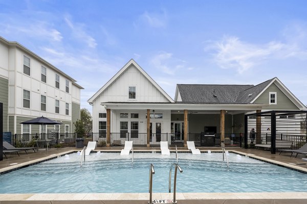 pool at Giddy Hall Apartments