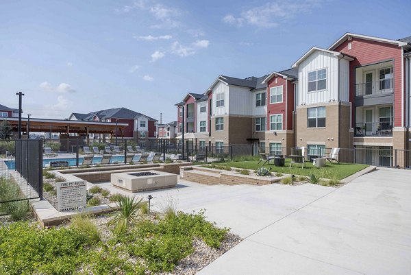 pool at Sendero Trace Apartments 