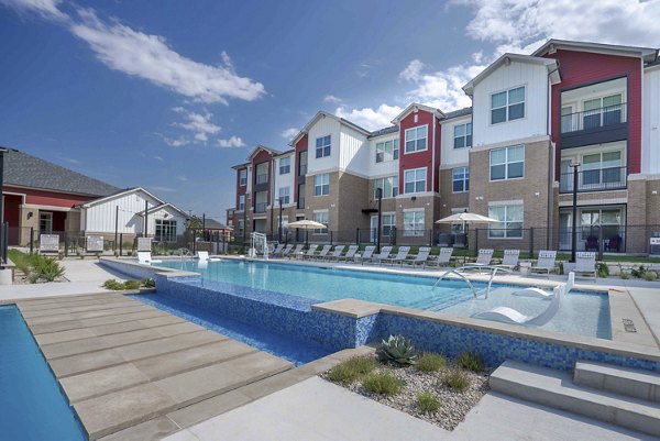 pool at Sendero Trace Apartments 