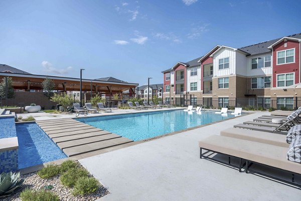 pool at Sendero Trace Apartments 