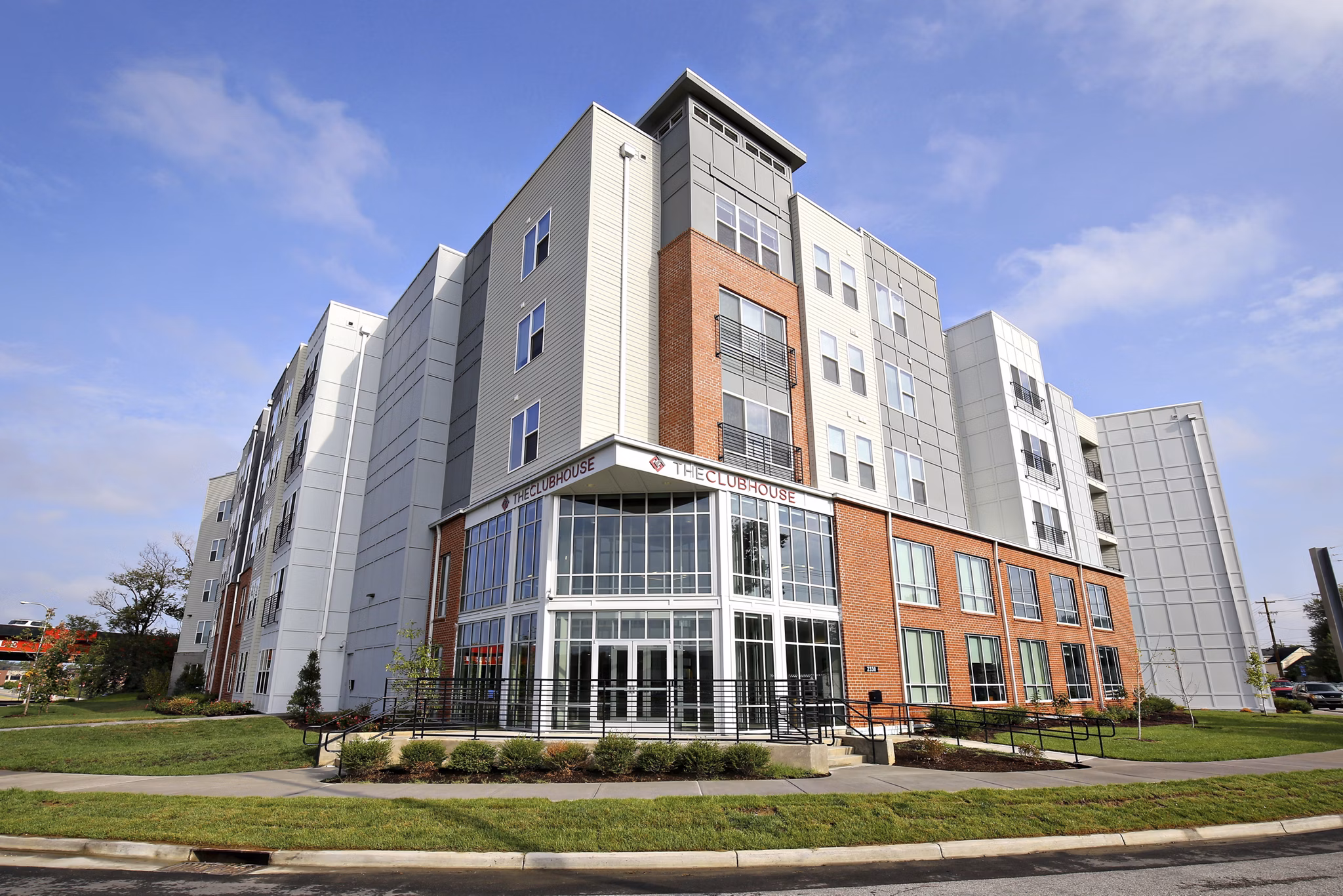 building/exterior at Clubhouse Apartments
