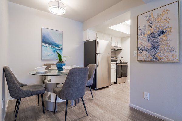 dining room at Connect on Union Apartments