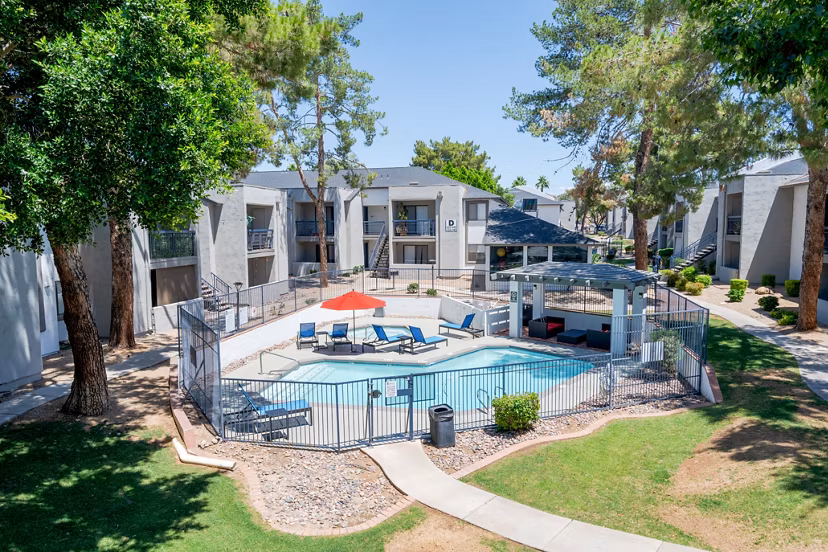 pool at Connect on Union Apartments