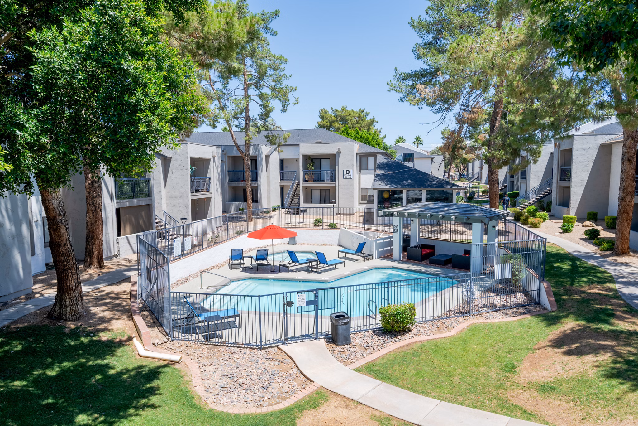 pool at Connect on Union Apartments