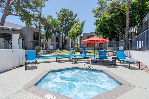 pool at Connect on Union Apartments