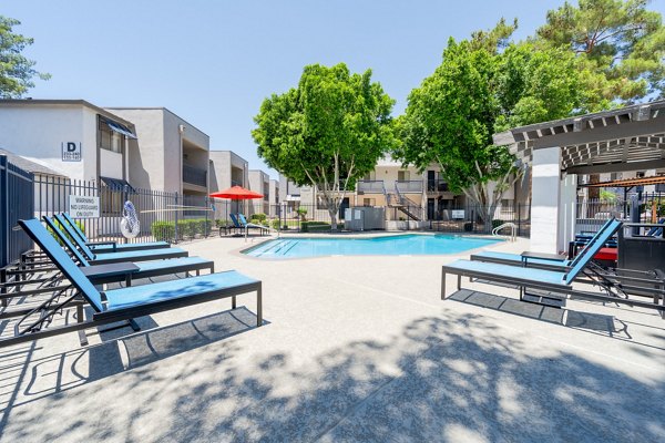 pool at Connect on Union Apartments