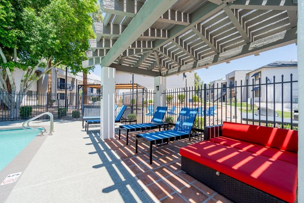 pool at Connect on Union Apartments