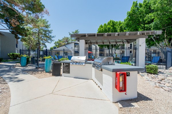 grill area at Connect on Union Apartments