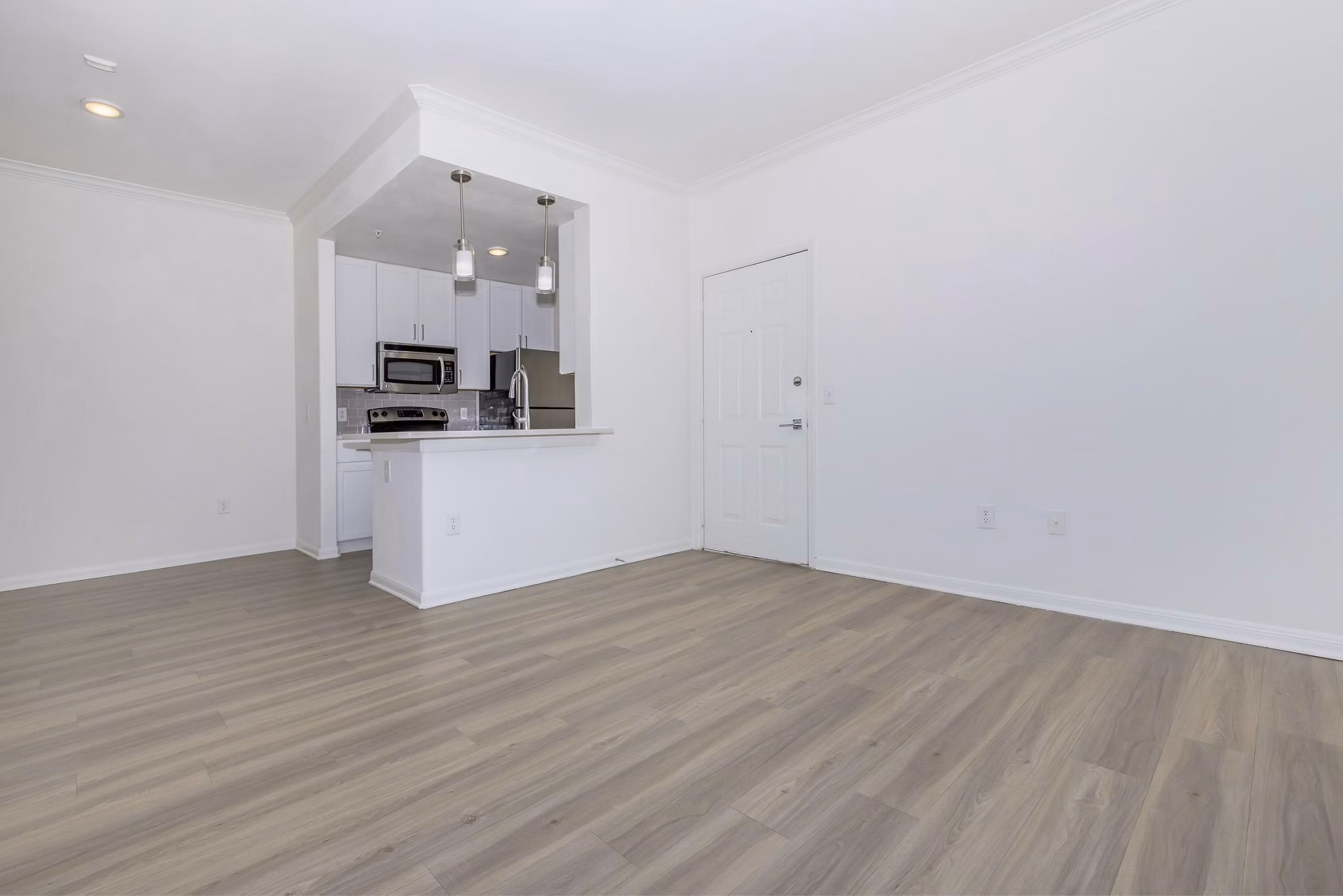 Spacious living room with modern dÃ©cor in City Park at The Heights Apartments, perfect for luxury living