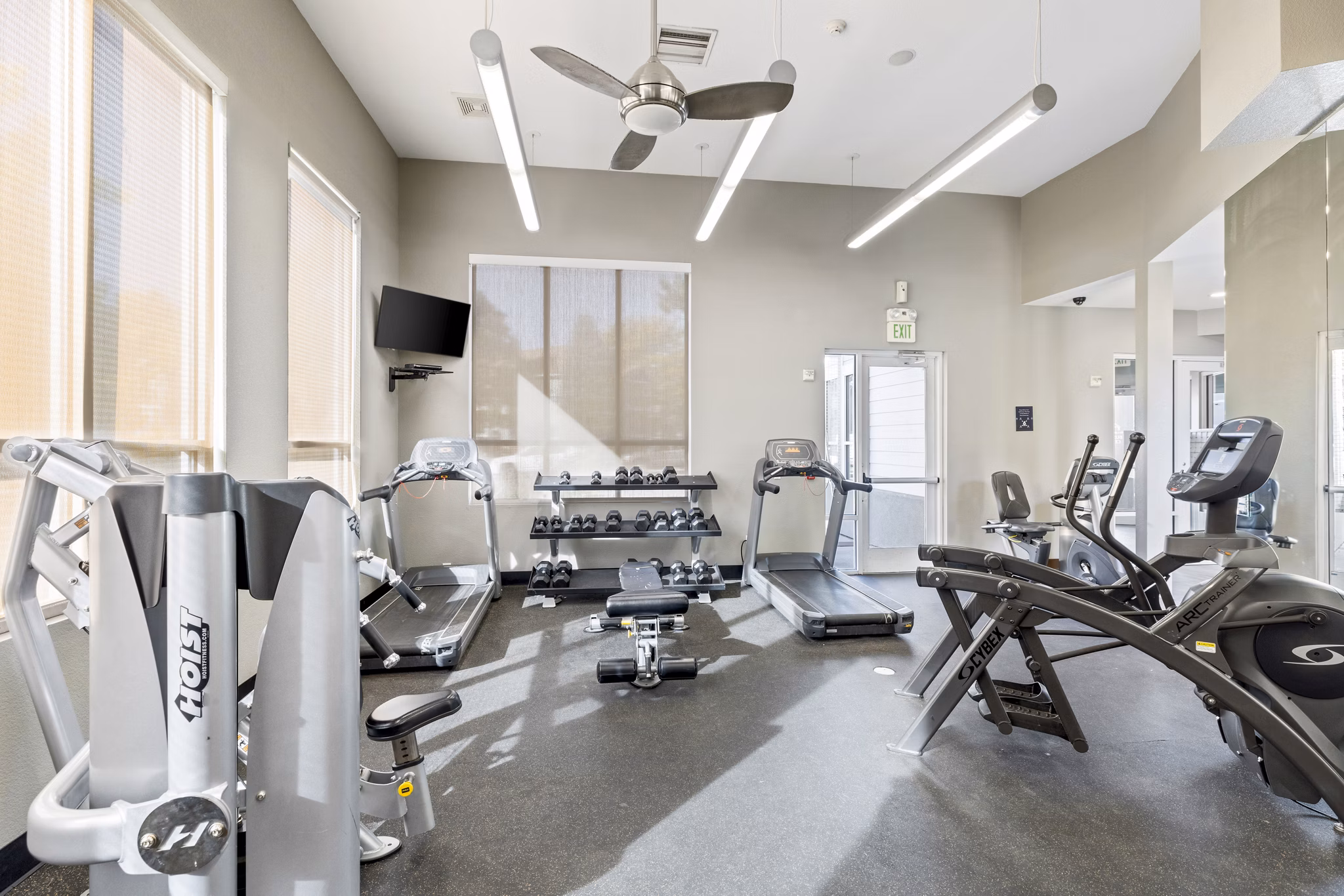Belmar Villas Apartments: Modern fitness center with state-of-the-art equipment
