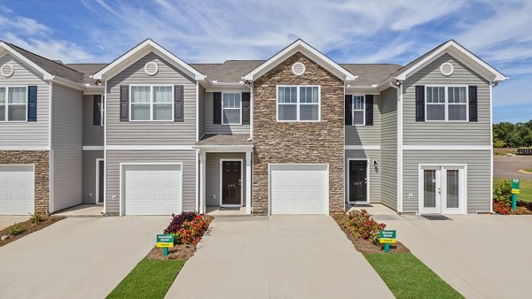 exterior at Rosemary Glen Apartments