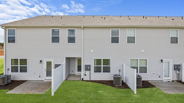 exterior at Rosemary Glen Apartments