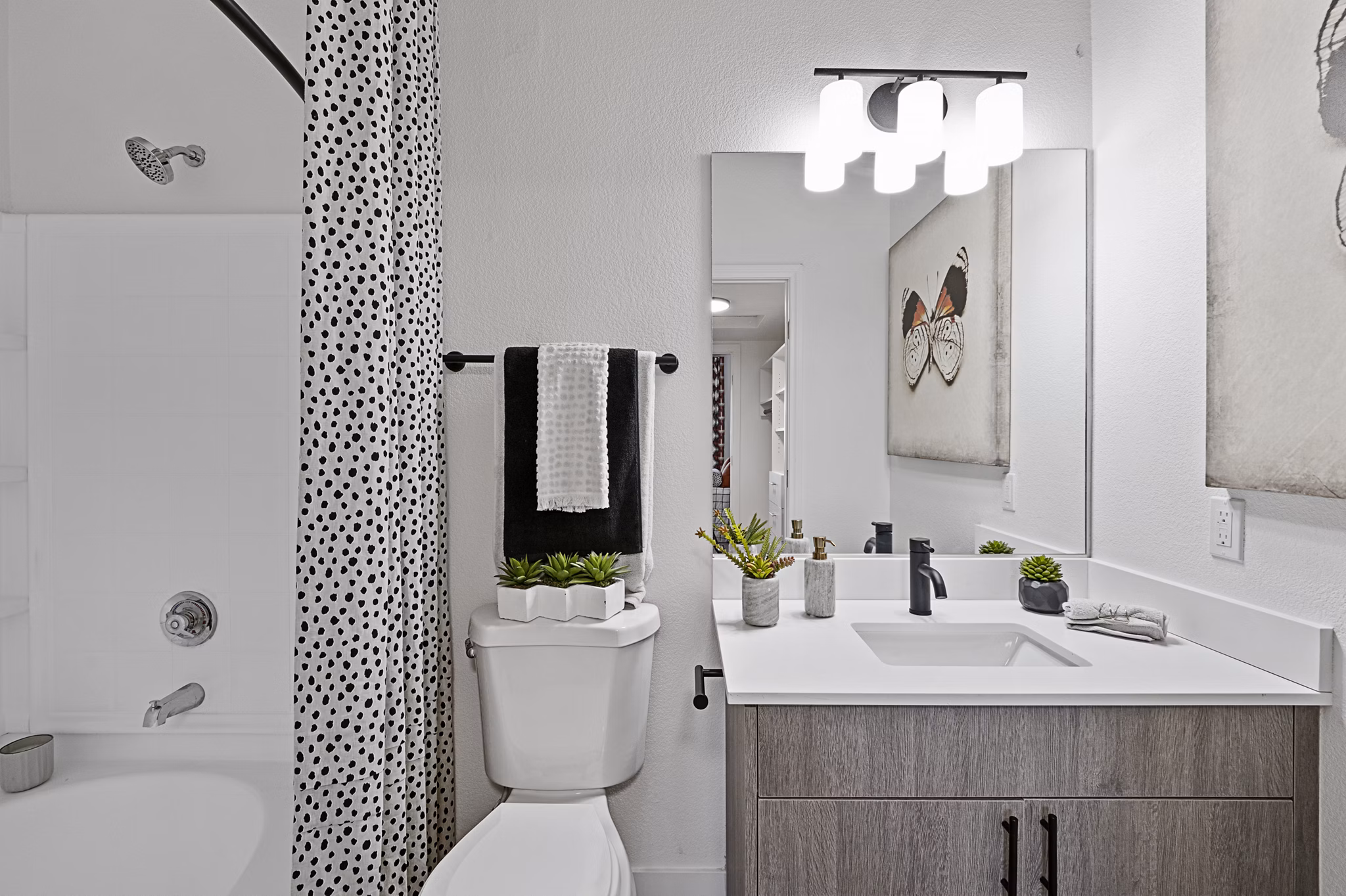 Modern bathroom with sleek fixtures at Townhomes at Horizon Ridge Apartments
