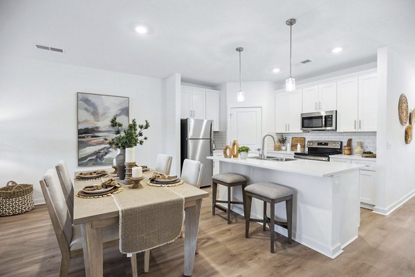 dining room at River Rock at Blume Road Apartment Homes