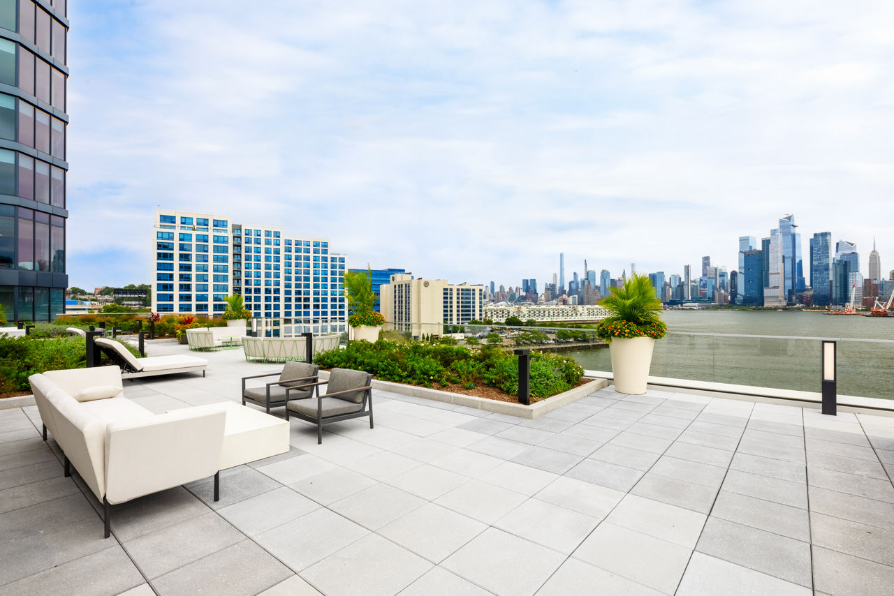 Roof deck at Hoboken Point (2 of 7)