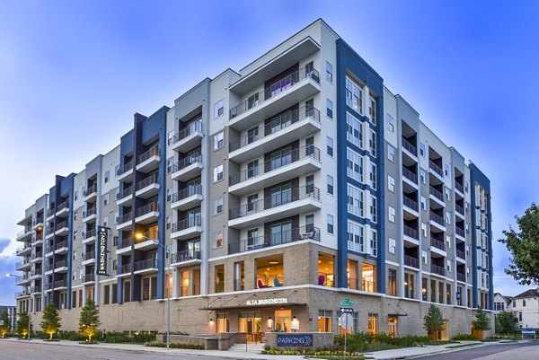 Alta Washington: Modern luxury apartments in downtown Washington, DC