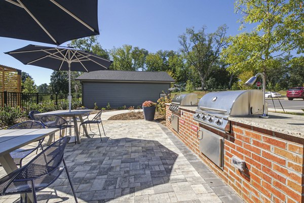 grill area at Advenir at Mallory Lake Apartments