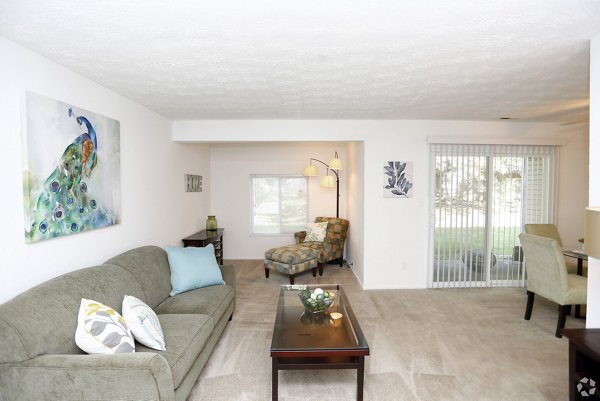 living room at The Retreat Northwest Apartments