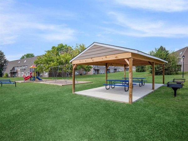 grill area at The Retreat Northwest Apartments