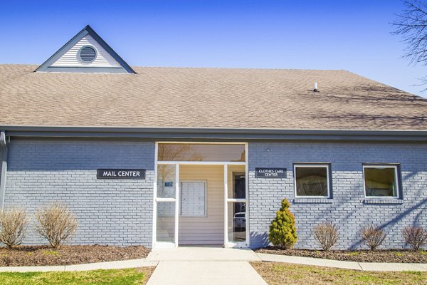 Wylde at Eagle Creek: Luxury apartment with landscaped grounds in Indianapolis
